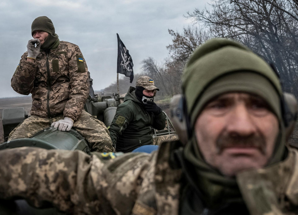 Ukrajinskí vojaci oslobodzujú Chersonskú oblasť spod ruskej okupácie. FOTO: Reuters