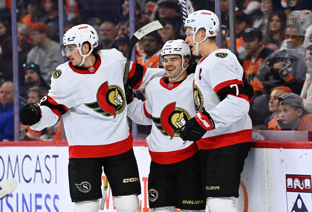 Radosť hráčov Ottawy Senators po góle. FOTO: TASR/AP
