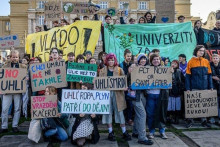 Študentky a študenti v Čechách na protest prespávajú vo svojich univerzitách, chcú zmobilizovať spoločnosť, aby riešila klimatickú krízu.
