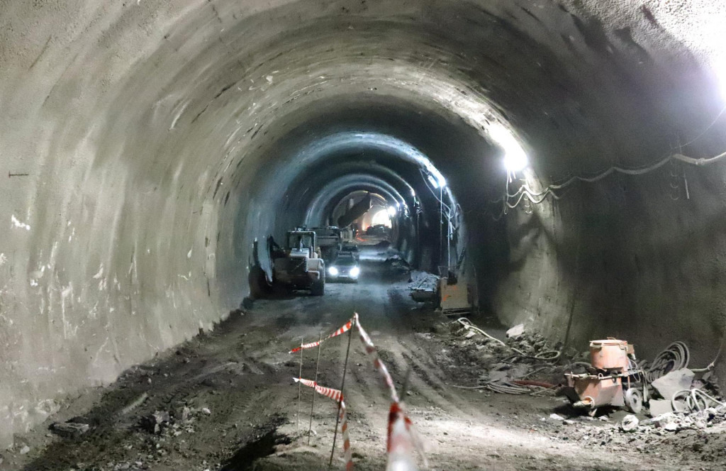 Prerazenie tunela Čebrať. FOTO: TASR/J&aacute;n Kro&scaron;l&aacute;k