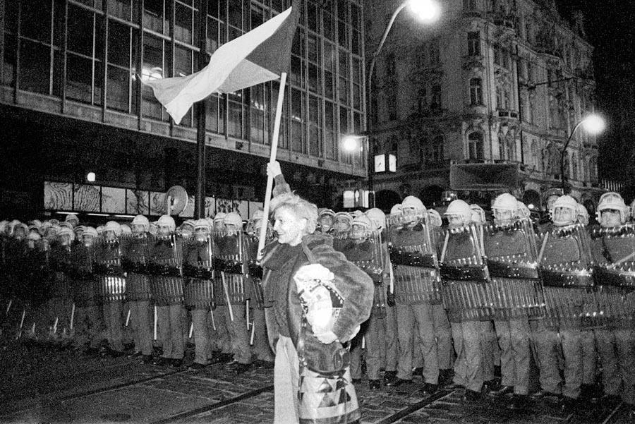 Kľúčové momenty Novembra 1989: Keď komunistické vedenie pochopilo koľká bije, bolo už neskoro