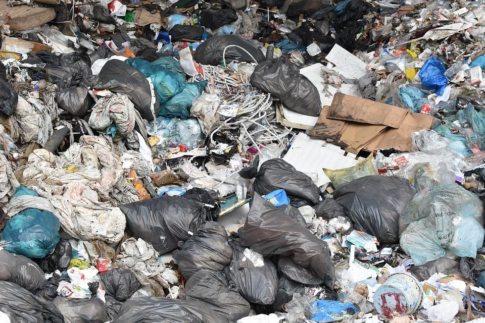 Odpadové spoločnosti bijú na poplach. Zastaví sa zber odpadov od obyvateľov ? Zostáva 44 dní