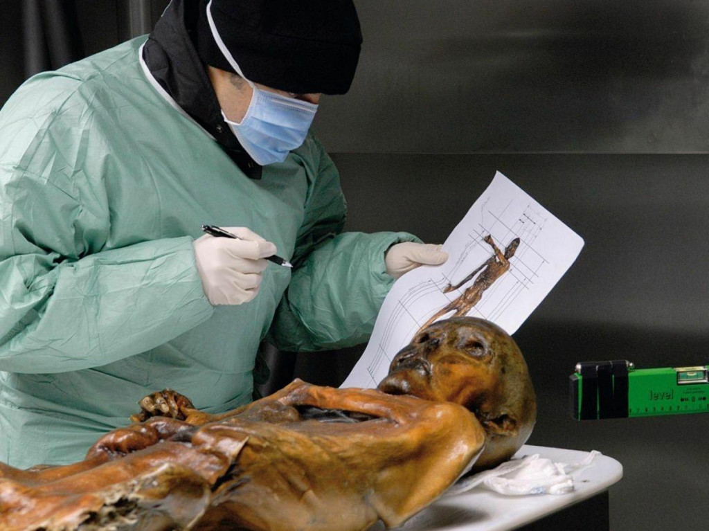 Príbeh ľadového muža Ötziho.