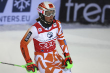 Slovenská lyžiarka Petra Vlhová reaguje v cieli po jej jazde v druhom kole slalomu žien v alpskom lyžovaní vo fínskom Levi. FOTO: TASR/AP