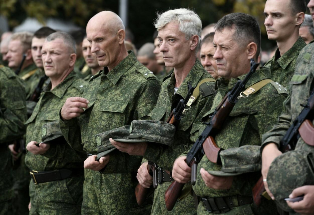 N&aacute;stup rusk&yacute;ch mobilizovan&yacute;ch z&aacute;ložn&iacute;kov v Sevastopole. FOTO: Profimedia