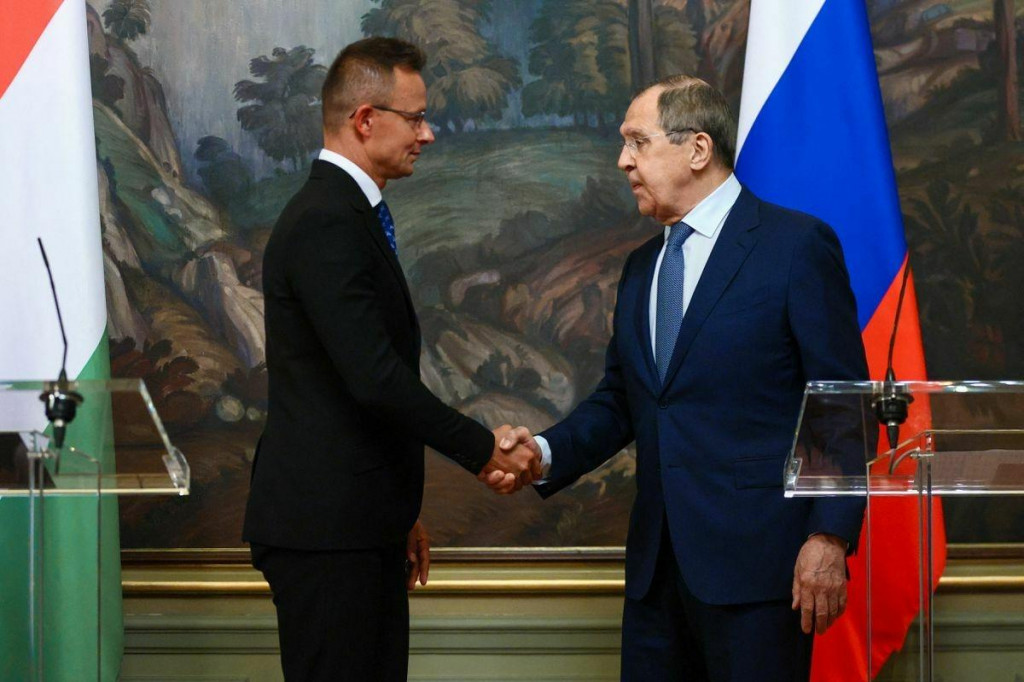 P&eacute;ter Szijj&aacute;rt&oacute; a Sergej Lavrov. FOTO: REUTETS SN&Iacute;MKA: Reutets