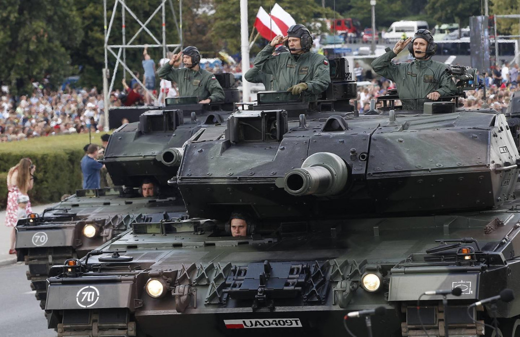 Už teraz má Poľsko viac tankov aj húfnic ako Nemecko alebo Francúzsko. FOTO: TASR/AP