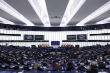 Poslanci Európskeho parlamentu. FOTO: TASR/AP
Members of the European Parliament attend a ceremony marking