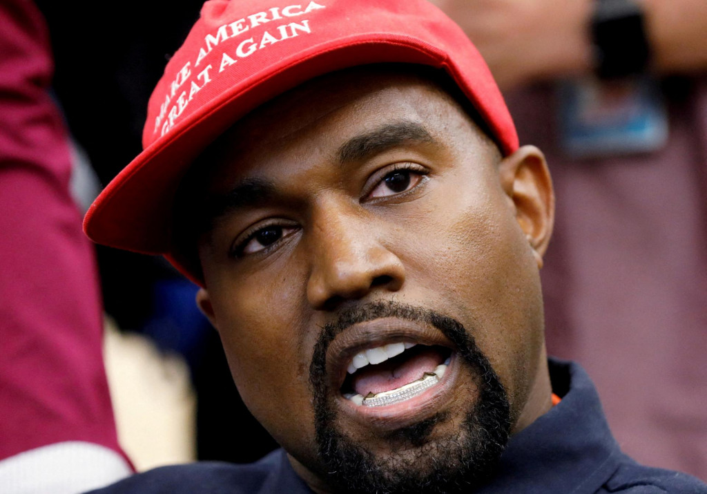 

Rapper Kanye West hovorí počas stretnutia s Donaldom Trumpom. FOTO: Reuters