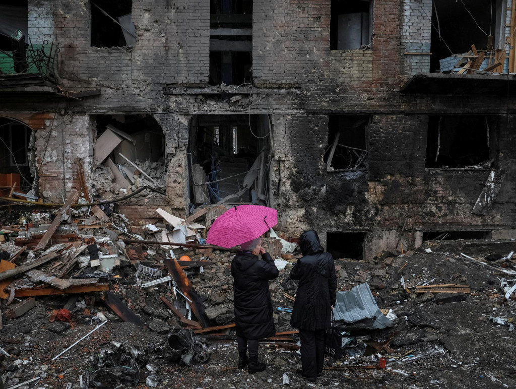 Pohľad na následky ruského útoku na Kyjev. FOTO: REUTERS