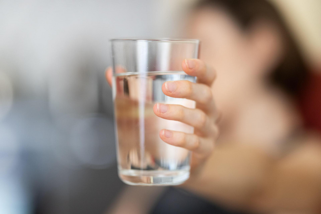 Koľko vody teda treba vypiť za deň? Sú to naozaj odporúčané dva litre?
