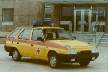 Kombík Škoda Forman a Forman Plus (1990 až 1995) nastúpili aj do bežnej prevádzky v nemocniciach. Neskôr ich nasledovali Felicia Combi i Octavia Combi.