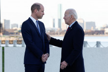 

Americký prezident Joe Biden sa stretol s britským princom Williamom. FOTO: Reuters