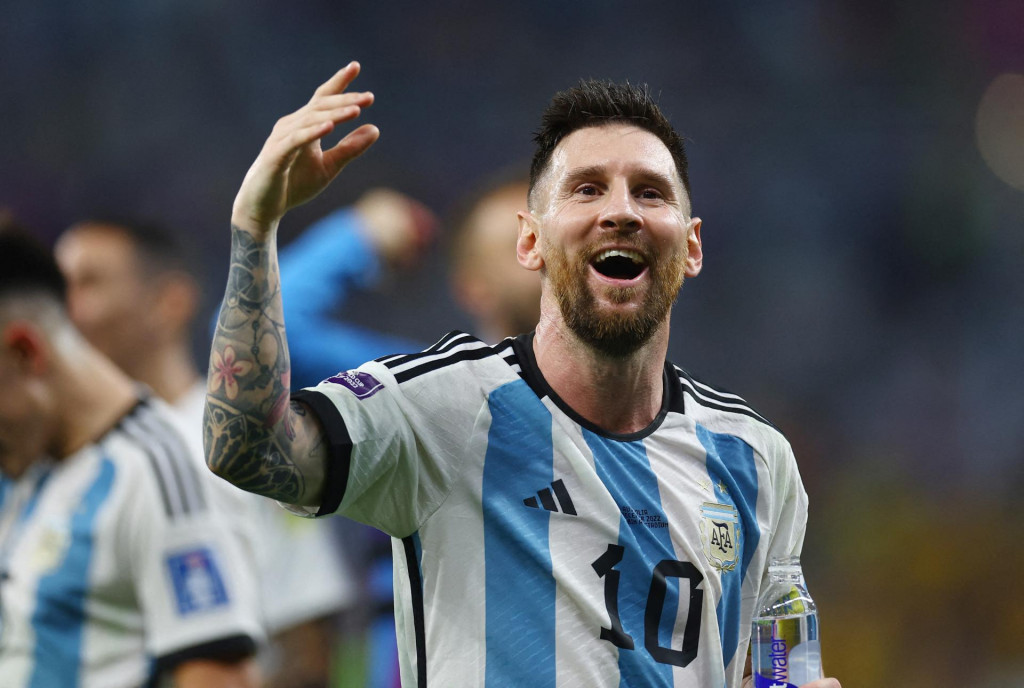 Po postupe do štvrťfinále žiaril argentínsky velikán šťastím. FOTO: Reuters