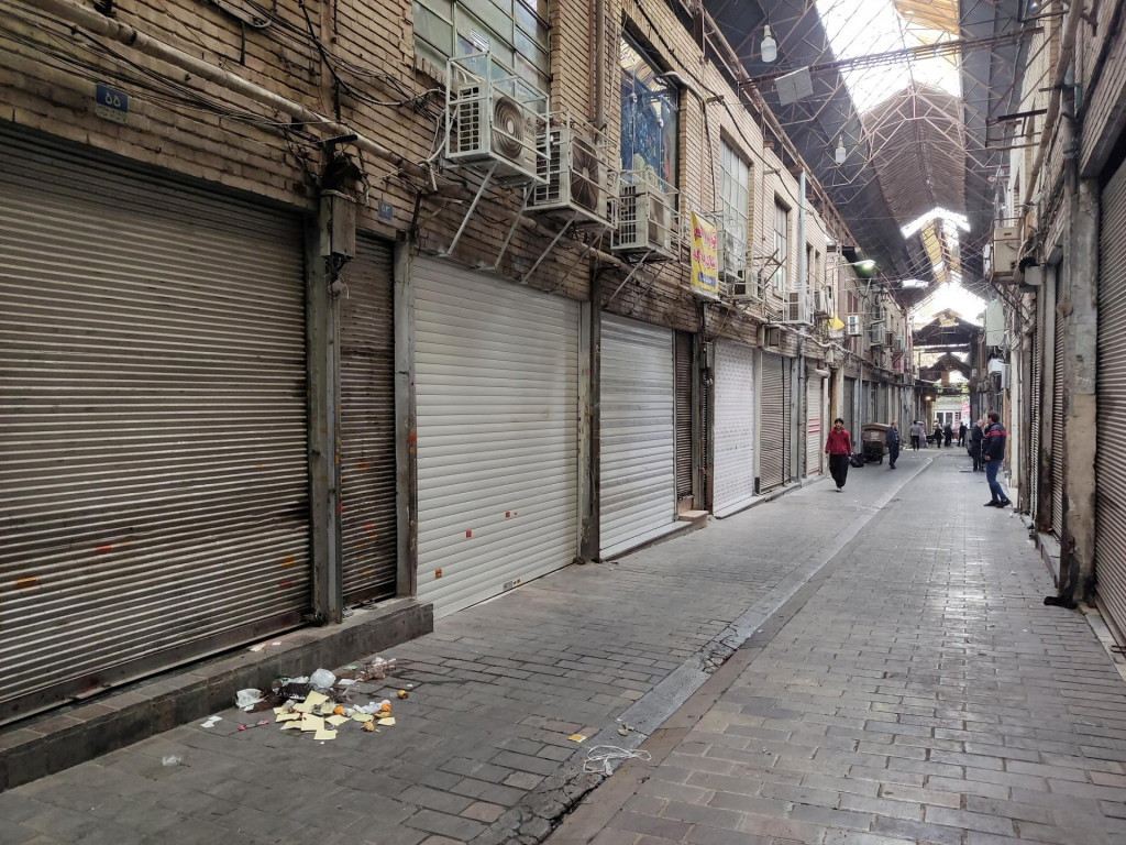 Zatvorené obchody v Teheráne, Irán. FOTO: REUTERS