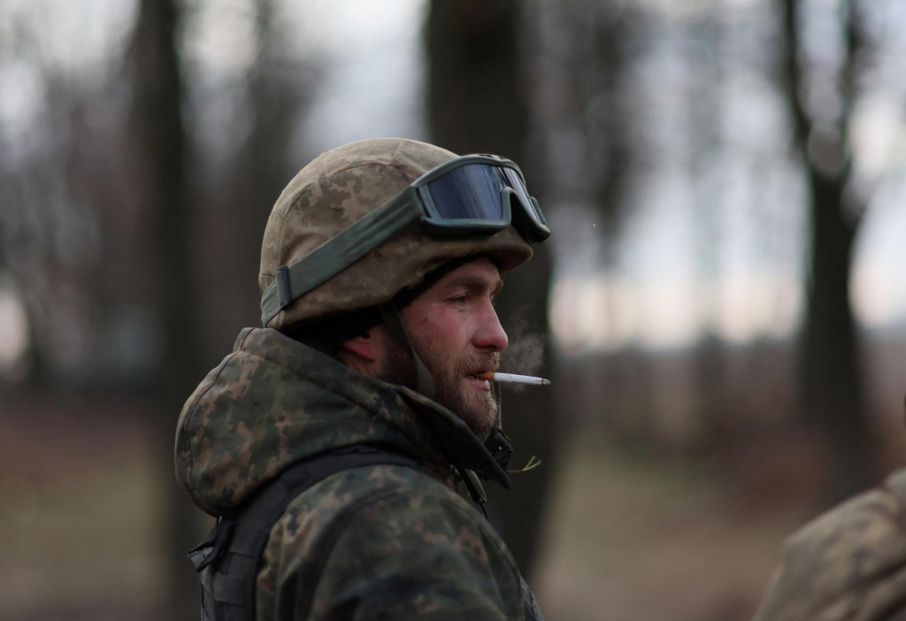 Ukrajinský vojak pri Bachmute. FOTO: Reuters