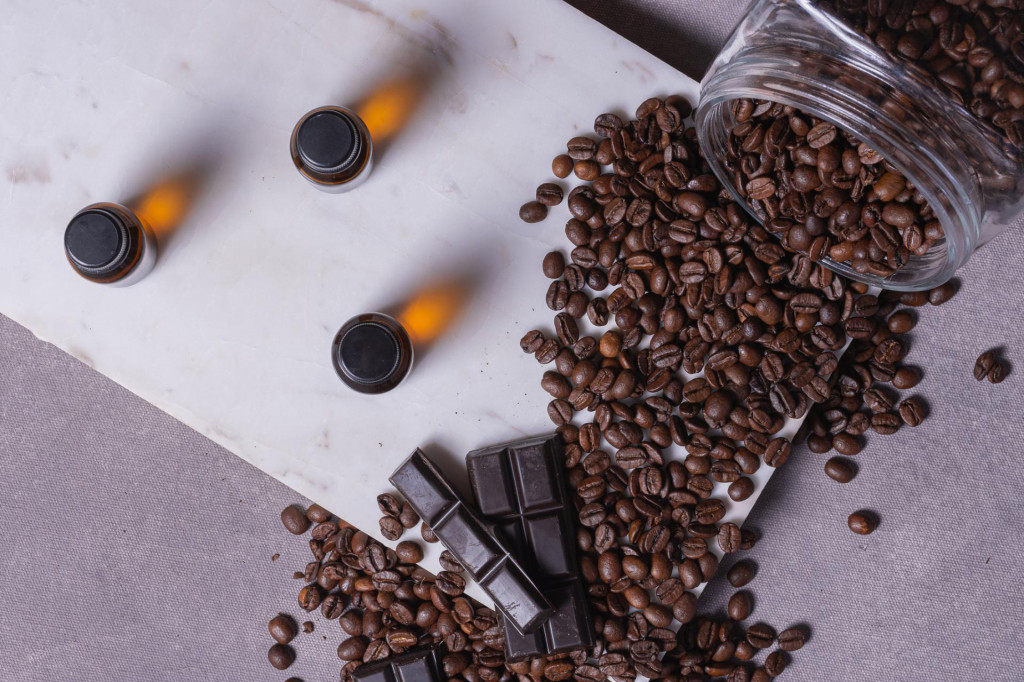 Kávový olej pokojne nahradí množstvo kozmetiky, ktorú vlastníte.