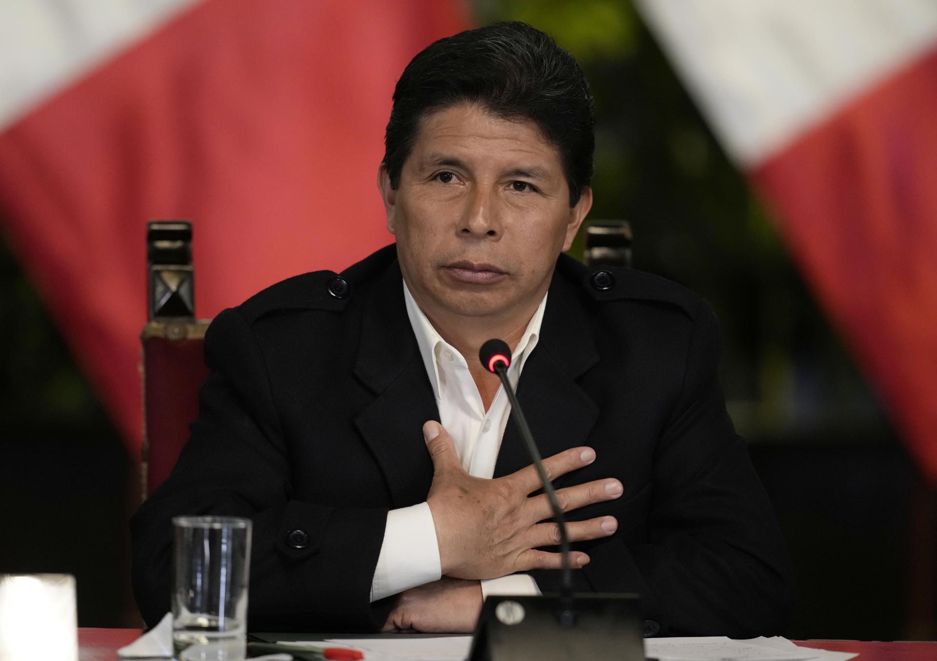 Kongres odvolal peruánskeho prezidenta Castilla po jeho rozhodnutí rozpustiť zákonodarcov