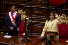 Peruánska viceprezidentka Dina Boluarteová, ktorú Kongres vyzval, aby sa ujala úradu prezidenta po tom, čo zákonodarný zbor schválil odvolanie prezidenta Pedra Castilla. FOTO: Reuters