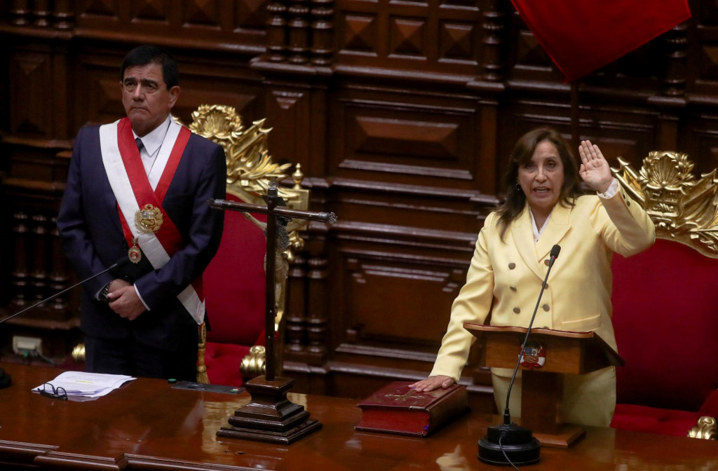 Peruánska viceprezidentka Dina Boluarteová, ktorú Kongres vyzval, aby sa ujala úradu prezidenta po tom, čo zákonodarný zbor schválil odvolanie prezidenta Pedra Castilla. FOTO: Reuters