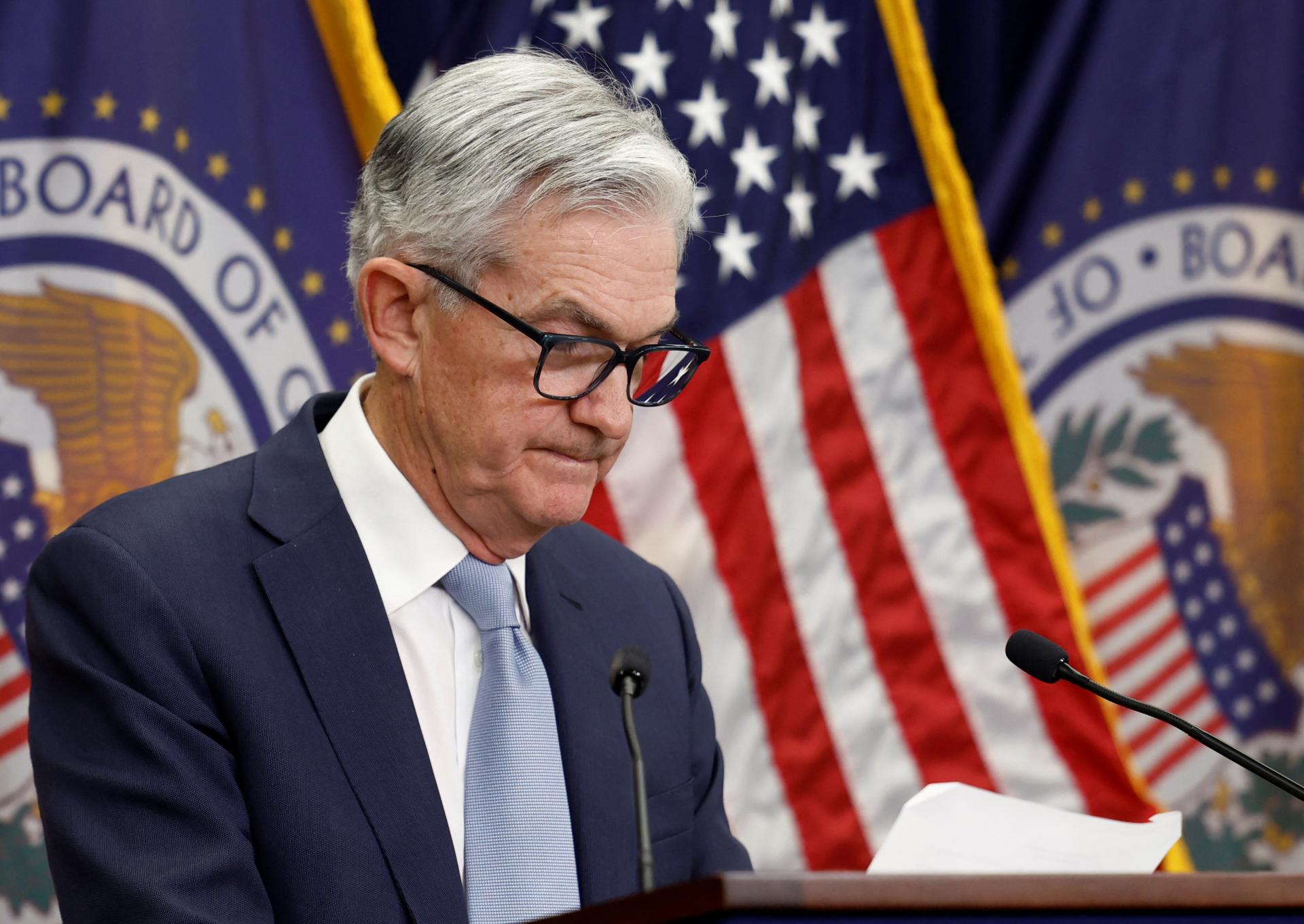 Fed podľa očakávania zvýšil základnú úrokovú sadzbu o pol percentuálneho bodu