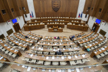 Prázdna sála parlamentu počas 78. schodze. FOTO: TASR/Martin Baumann