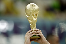 Svetový pohár FIFA dnes získa buď juhoamerický zástupca, alebo obhajca trofeje z Francúzska. FOTO: REUTERS