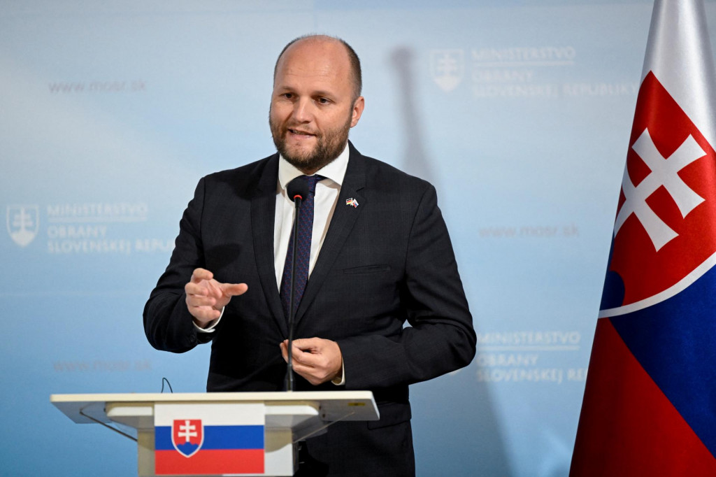 Minister obrany Jaroslav Naď. FOTO: Reuters