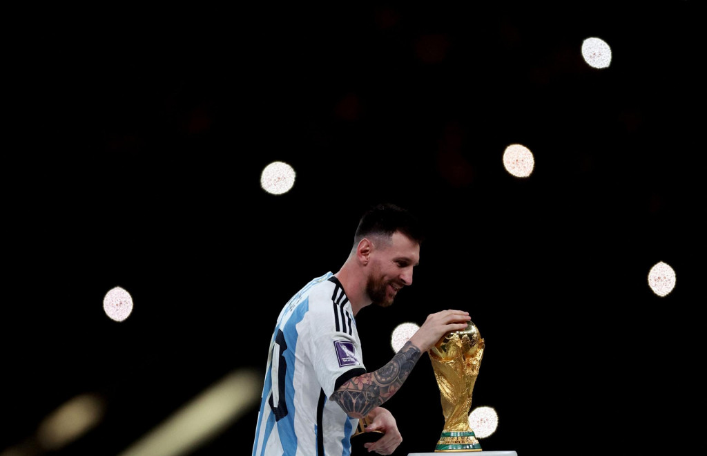 Argentínsky kapitán sa dočkal trofeje, po ktorej túžil už od detstva. FOTO: Reuters