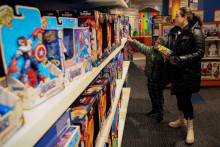 Bezpečnosť hračiek monitorujú orgány s vyššou intenzitou, aby ochránili detského spotrebiteľa. FOTO: Reuters
