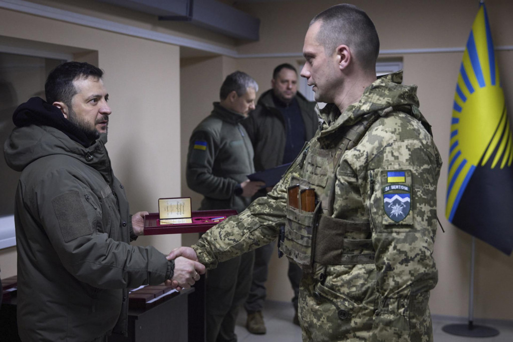 Volodymyr Zelenskyj je hrdinským vodcom, ktorého Ukrajina – a Západ – tak zúfalo potrebovali. FOTO: TASR/AP