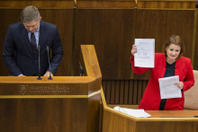 Vystúpenie Natálie Blahovej v parlamente ku kauze Čistý deň počas vlády premiéra Roberta Fica. FOTO: TASR/J. Kotian