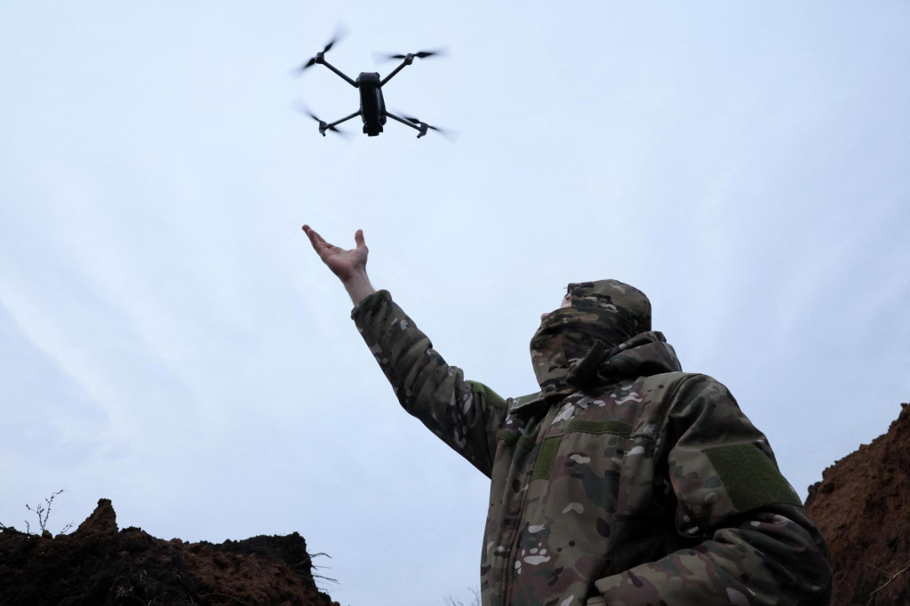 Využitie dronu ako sprievodcu pre kapitulujúceho vojaka je zatiaľ svetovým unikátom. FOTO: REUTERS