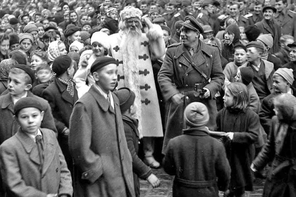 Príchod deda Mráza do Bratislavy v roku 1953.