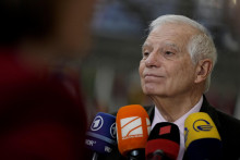 Borrell podotkol, že Eur&oacute;pska &uacute;nia mus&iacute; pokračovať v pomoci Ukrajine. FOTO: TASR/AP