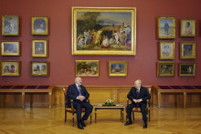 Ruský prezident Vladimir Putin (vpravo) a bieloruský prezident Alexander Lukašenko. FOTO: TASR/AP