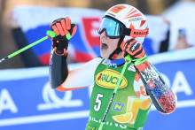 Slovenská lyžiarka Petra Vlhová v cieli po 2. kole obrovského slalomu žien Svetoveho pohára v alpskom lyžovaní v rakúskom Semmeringu. FOTO: TASR/Martin Baumann