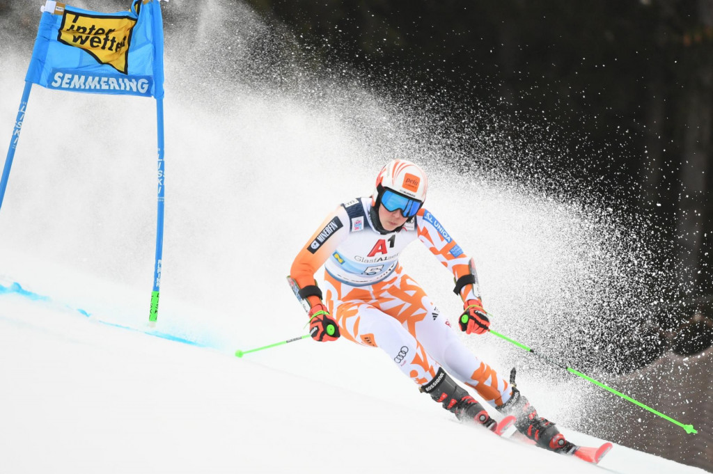 Petra Vlhová v prvom kole obrovského slalomu žien Svetového pohára v alpskom lyžovaní v rakúskom Semmeringu. FOTO: TASR/Martin Baumann