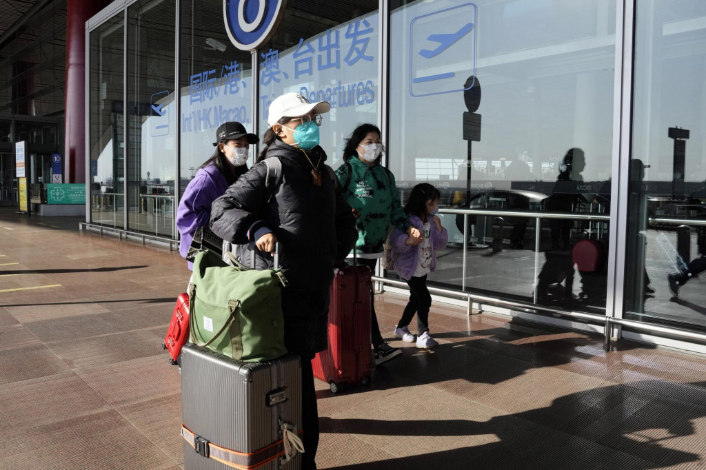 Spojené štáty vyžadujú od čínskych cestujúcich testy na koronavírus. FOTO TASR/AP