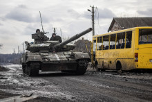 Aby sa podarilo zabrániť novej ruskej ofenzíve a nepriateľa poraziť, požadujú Ukrajinci od Západu stovky nových tankov, protiraketových systémov a ďalších zbrojných zariadení. FOTO: Reuters