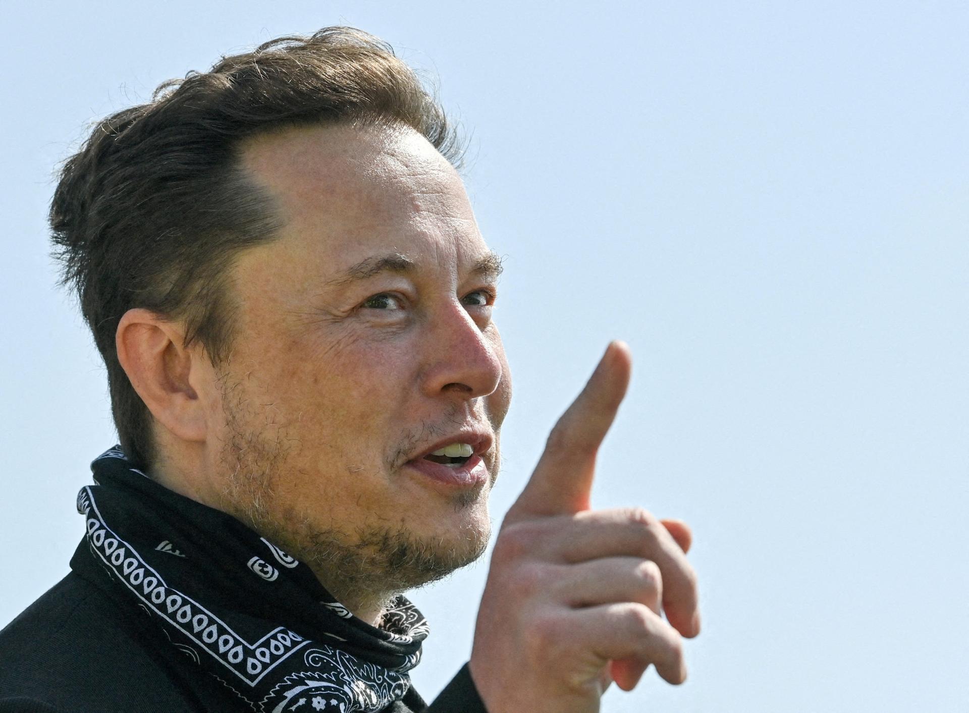 Elon Musk žiada o presunutie súdu v prípade žaloby akcionárov do Texasu