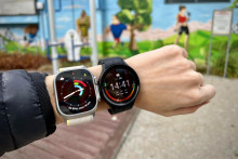 Apple Watch Ultra a Samsung Galaxy Watch 5 Pro SNÍMKA: Alžbeta Harry Gavendová/HN