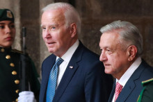 Americký prezident Joe Biden sa stretol so svojím mexickým náprotivkom Andresom Manuelom Lopezom Obradorom. FOTO: Reuters