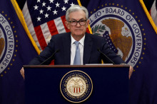 Predstavitelia Fedu neustále trvajú na tom, že je potrebné zachovať reštriktívnu menovú politiku. Na snímke predseda Výboru guvernérov Federálneho rezervného systému Jerome Powell. FOTO: REUTERS