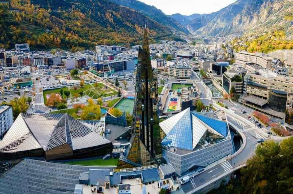 Andorra láka vďaka svojmu výhodnému daňovému systému a priaznivým životným podmienkam ľudí, ktorí si zarábajú aktivitami na internete.