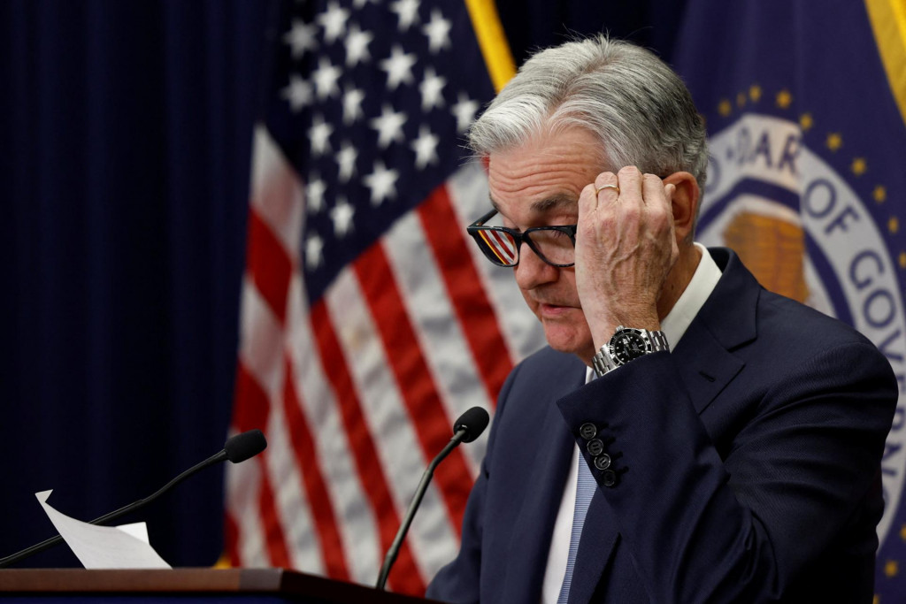 Šéf amerického Fedu Jerome Powell húta nad tým akú vymyslí stratégiu proti inflácii. FOTO: Reuters