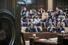 Kazašský parlament na zasadnutí 13. januára 2023. FOTO: REUTERS