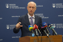 Minister hospodárstva Karel Hirman. FOTO: TASR/Michal Svítok