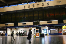 Londýnska vlaková stanica Euston, v blízkosti ktorej sa odohrala streľba. FOTO: Reuters