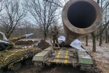 Ukrajinský tank v Bachmute. FOTO: REUTERS